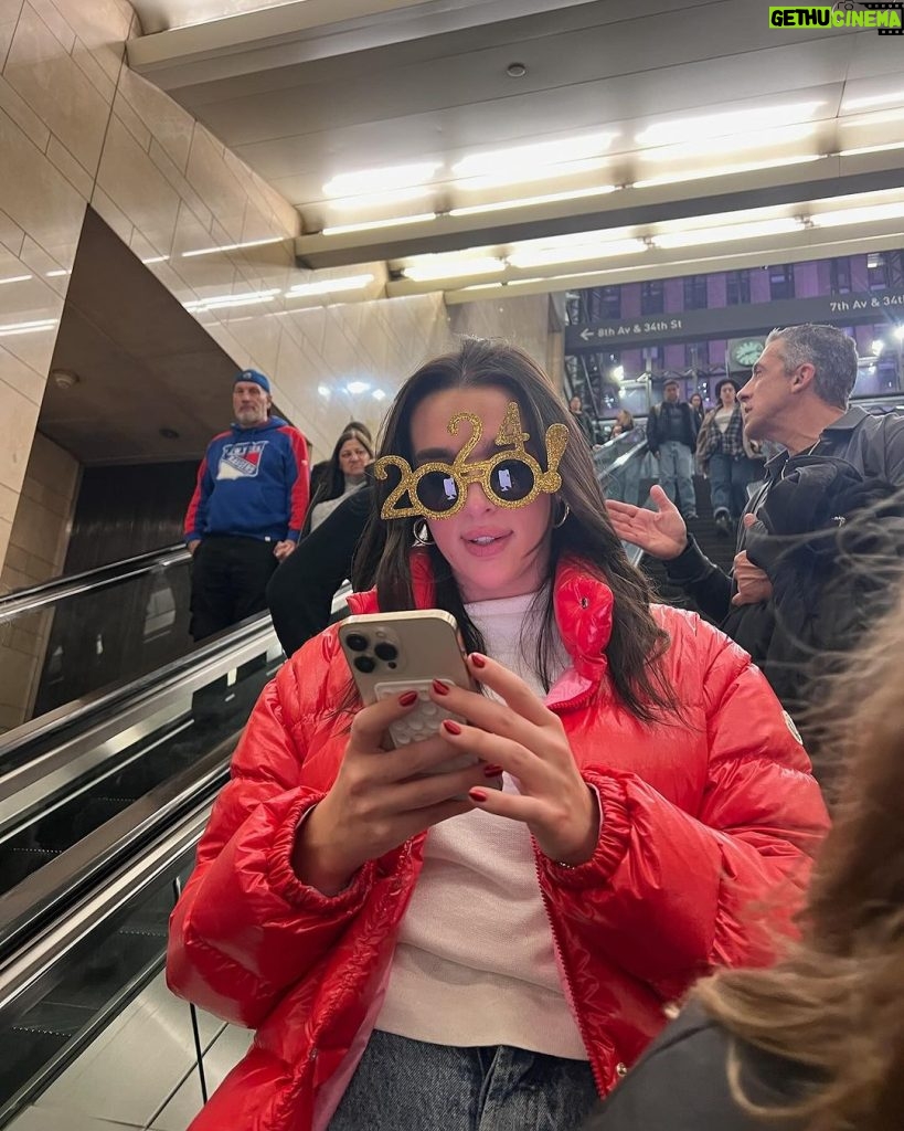 Kendall Vertes Instagram - 2024 loading... New York, New York