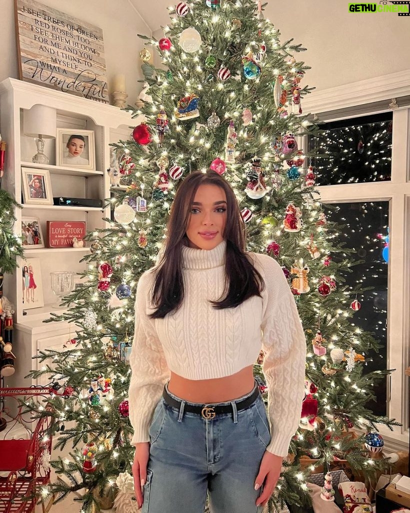 Kendall Vertes Instagram - A very merry Christmas🫶🏼