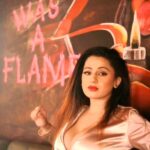 Kenisha Awasthi Instagram - Lyric writing that pulls at my heartstrings 💞 @altbloom #songwritinginspiration #altbloom #kenisha #kenishaawasthi #champagnebodycondress