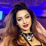 Kenisha Awasthi Instagram - My look for tonight's event 💞🧜‍♀️ Makeup and Hair - @bushra_sayyed Taj Lands End, Mumbai