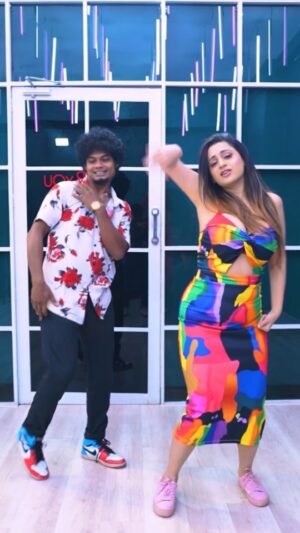 Kenisha Awasthi Instagram - What a fun collab with this insanely talented man ! 

Choreography by- @royson_leo_

Shot by - @stories_by_vinit_turalkar

#dancedancedance #kenishaawasthi #kenishadance #dancecollab #yashmukhate #trendingreelsindia #trendingaudio #libianca #peoplelibianca #mashupsong #reelforyou #reeloftheday😍❤️