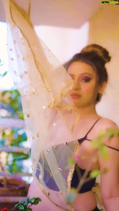 Kenisha Awasthi Instagram - Did you check on me ? 💞 #reeloftheday #reelitin #bestfortoday #kenishaawasthi #ootdfash #weekgoneby #trendingsong #trendingreelsvideo