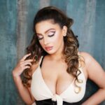 Kenisha Awasthi Instagram - While I was in Ahmedabad for a Coporate event I had the greatest forune of working with @saramakeupofficial ...THE MOST POPULAR CELEBRITY Makeup Artist in Ahmedabad ..more importantly , an amazing lady , incredibly kind and EXTREMELY talented .💞 We did this collab and it has turned out to be super beautiful! Thanks to @asafkhan_ for his amazing photography . #conceptphotoshoot #creasecuteyeshadow #dewymakeup #smokeyeyes #photocarousel #latestphotoshoot #bestfortoday #kenisha #kenishaawasthi #kenishaglam #everydayphenomenal #ahmedabad Ahmedabad, India