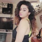 Kenisha Awasthi Instagram - Wavy hair today ... Do you all like to see my hair wavy or straight? Tell me in the comments below ❣️ #kenishaglam #kenishaawasthi #neonvibes #wavybrunette #wavyhairdontcare #hazeleyedbeauty #kenisha #everydayphenomenal