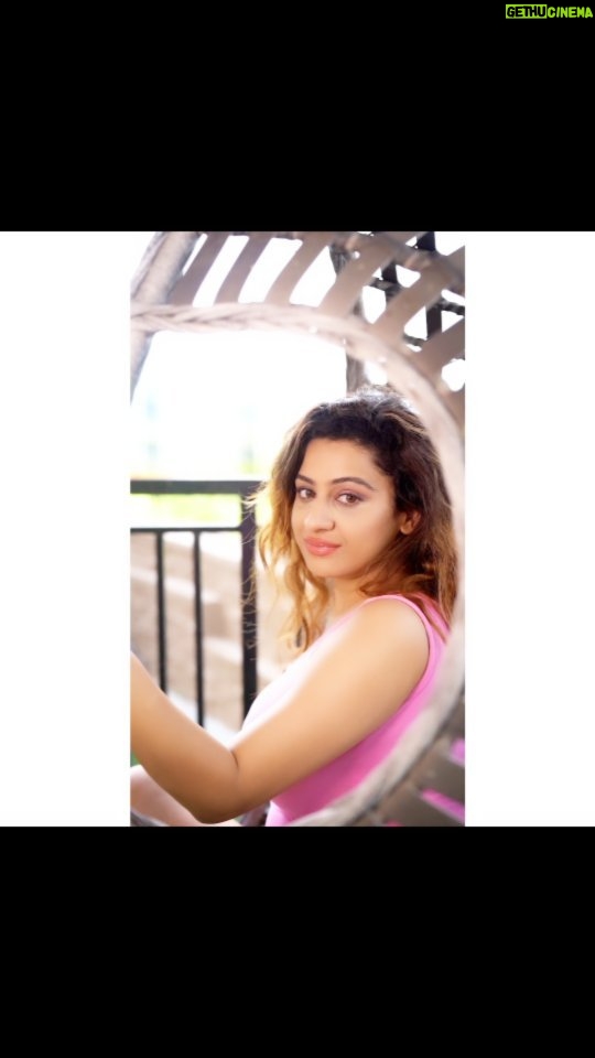 Kenisha Awasthi Instagram - In the pink of ME 💞 Reel shot by- @himanshuwange #kenishaawasthi #trendingaudio #trendingreels #luxuryproperties #luxuryhomes #digitalcreatoroftheyear #indianinfluencer #indianyoutuber #contentcreator #curlygirls #hazeleyedbeauty #stilletonails #nailartaddict #jerseybodycon #comfortclothing #comfortfashion #kenishaawasthiapp #explorepageindia #holidaydestination #reelgood #reeitin #kenishareels #reelkrofeelkro❤️