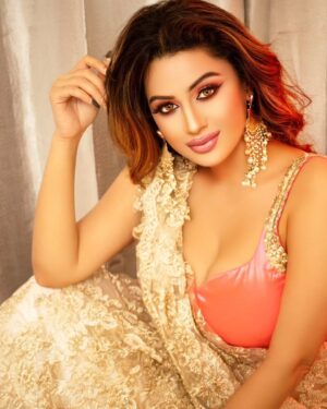 Kenisha Awasthi Instagram - NOTHING ,ABSOLUTELY NOTHING beats Rajasthani Folk music! 

Gaahhhhh!! 🧜‍♀️💕❤️❤️

Photography - @asifkhanclicks 

MUAH - @makeupbyshabnam__