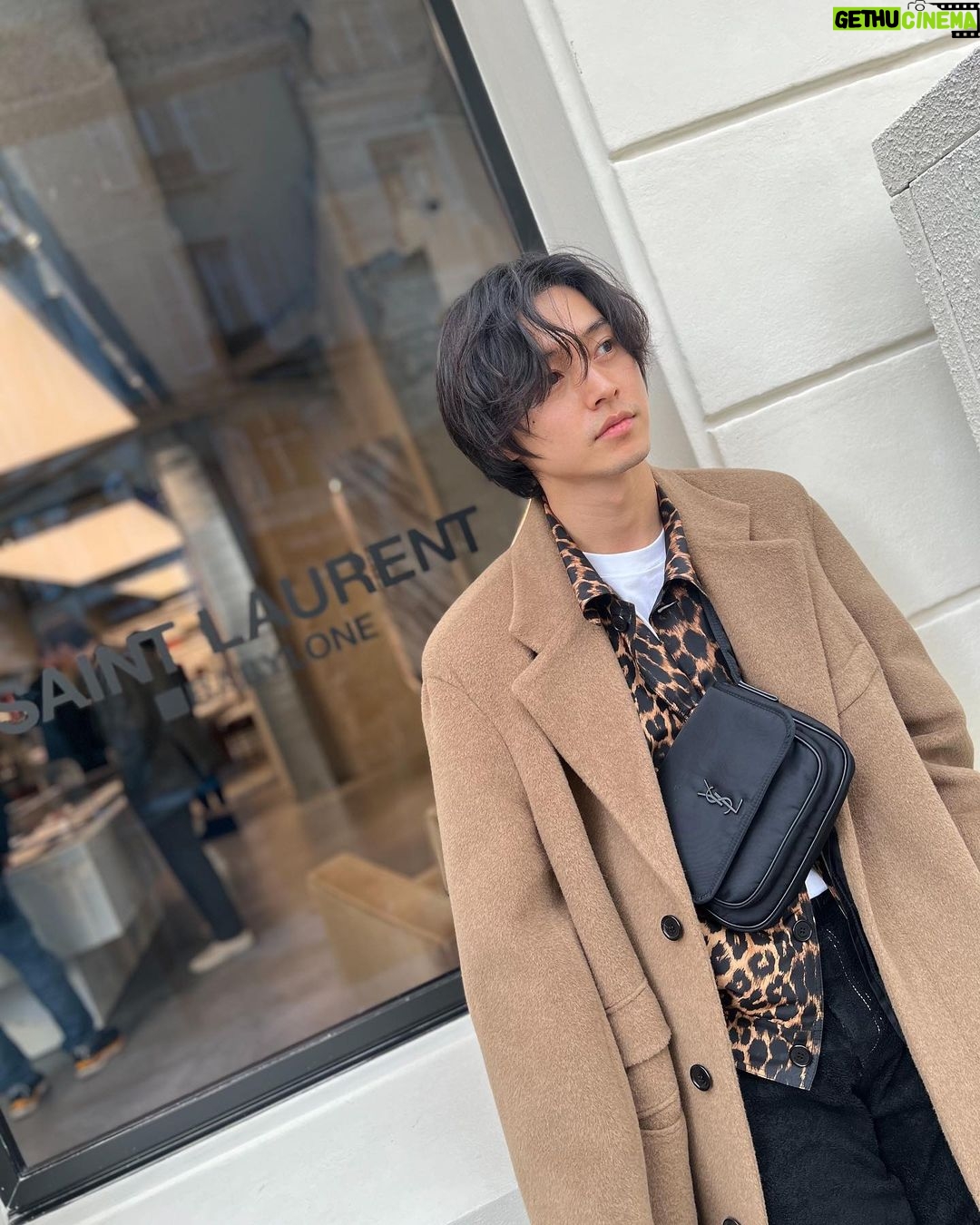 Kento Yamazaki Instagram - 新しくできたサンローランの本屋さんに行ってきました! #PR #saintlaurent #babylone #サンローランバビロン #パリ