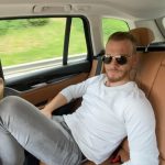 Kerem Bürsin Instagram - Happy Bayram’s 🤘🏻🕶 (buyrun araba pozların Kerem versiyonu…)