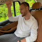 Kerem Bürsin Instagram - Happy Bayram’s 🤘🏻🕶 (buyrun araba pozların Kerem versiyonu…)