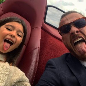 Kerem Bürsin Instagram - Happy Pazar everybody! @mayabasol 🍒🤖🤘🏻