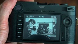 Kerem Bürsin Instagram - Capturing moments...📷🤘🏻 @baranmirza_ @leicacameratr #theleicafiles