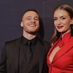 Kerem Bürsin Instagram – Filmlerin insanları birleştiren, ilham veren ve hepimize insan olmayı hatırlatan sihirli evrensel bir dili olduğuna inanıyorum. İşte bu yüzden bu gibi festivallerin varlığı çok önemli. Hepiniz Hollywood Türk Filmleri Festivali’ne hoşgeldiniz! Ülkem adına Los Angeles’ta bu konuşmayı yapmış olmaktan ötürü onur duyuyorum. 🙏🏻✨ Giving the opening speech and attending The Hollywood Turkish Film Festival was like watching all of my worlds collide in a really beautiful way. Seeing the breadth of Turkish films highlighted this way and reconnecting with artists was truly unforgettable. We have a long way to go before the beauty and craft of Turkish film takes its rightful place on the global stage but festivals like this are changing the tides. To everyone who worked so hard to make the festival possible, thank you! Grateful to be a part of history/herstory!
