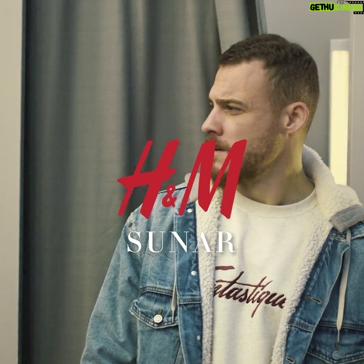 Kerem Bürsin Instagram - #HMSelectedbyKeremBursin filmi senin seçimlerinle belirleniyor Bu hafta en çok bu final seçildi, senin favori finalin hangisi? @hm @hm_man İzlemek için bio’daki linke tıkla!