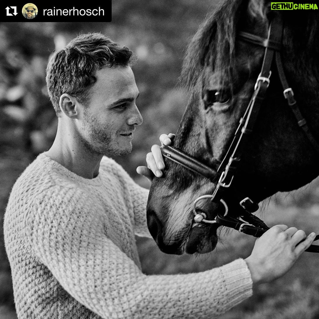 Kerem Bürsin Instagram - @rainerhosch 🤘🏻🤘🏻🤘🏻