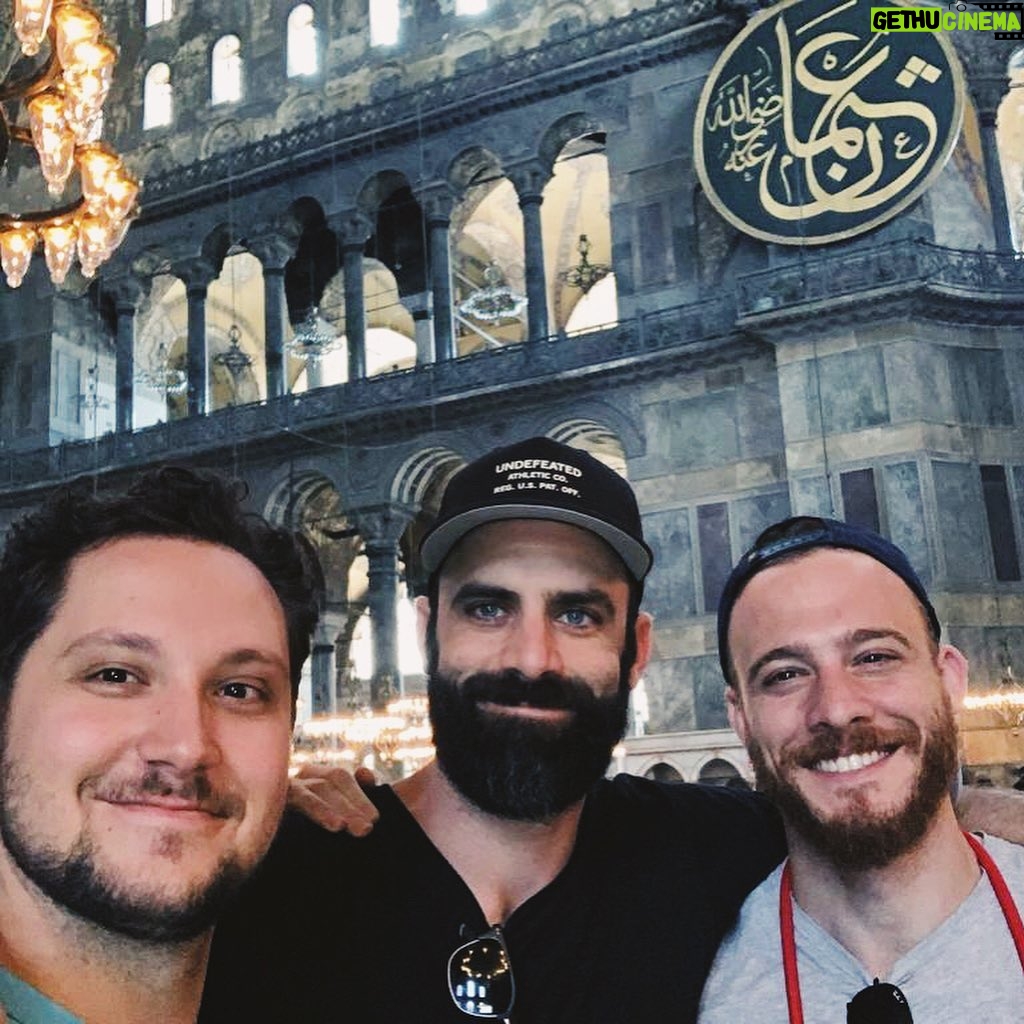 Kerem Bürsin Instagram - My Brothers in Turkey Part 1! @mattmcgorry @jessefleece #dost #istanbul 👊🏻