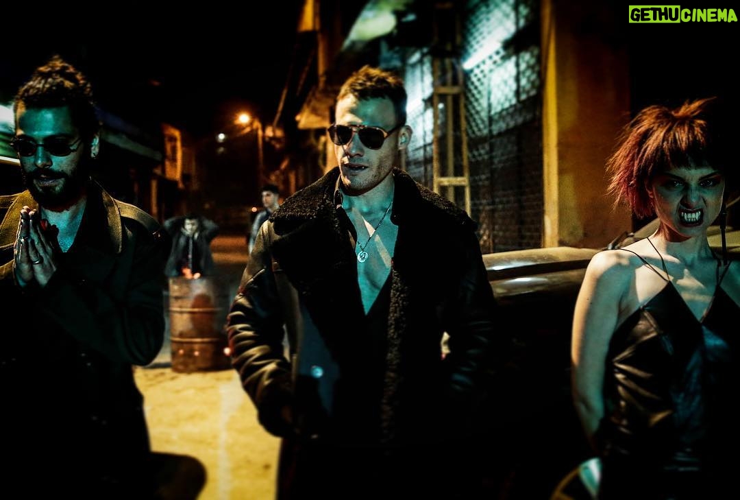 Kerem Bürsin Instagram - Dimitry & Co. #YAŞAMAYANLAR