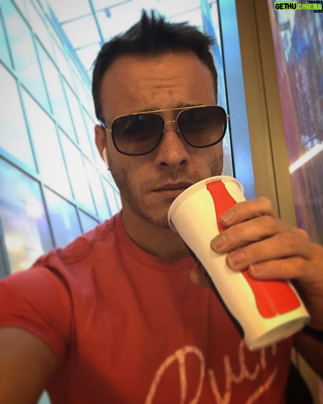 Kerem Bürsin Instagram - LAX to IST #comingback 👊🏻