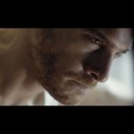 Kerem Bürsin Instagram - Pes etmeyi düşündüğün anda neden başladığını hatırla...hepinize iyi haftalar! When you think about quitting just remember why you started...have a great week! 👊🏿👊🏽👊🏻 thank you @lab34productions @braveborn @merticgoren @ayyapim #busehirarkandangelecek #motivasyon #motivation #makingofali