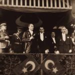 Kerem Bürsin Instagram - Vazifemiz diğer ülkeleri örnek almak değil, onlara örnek olmak olmalıdır. Cumhuriyet Bayramımız Kutlu olsun! #29ekimcumhuriyetbayramı