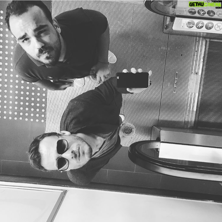 Kerem Bürsin Instagram - The Mirrorselfie vol. 6287327...#anywhereeverywhere