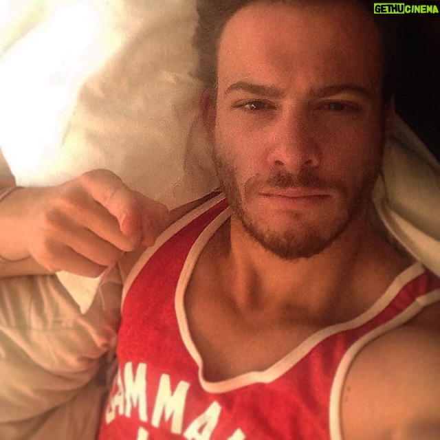 Kerem Bürsin Instagram - Sen...gooood morning...ve have a good good day ;)