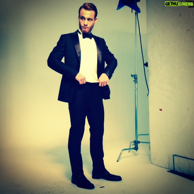 Kerem Bürsin Instagram - ...pantolon biraz bol galiba...@gqturkiye #GQMOTY2014 !!#hugoboss