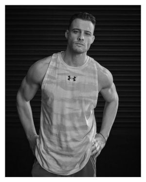 Kerem Bürsin Instagram - The time has come yet  again… 

  UNDERARMOUR 
  x 
  THE BÜRSiN

Kicking it off with such an amazing @vogueturkiye team!! And a sensational team that put together the shoot! We hope you all enjoy 🤘🏻🕶

Thank you 🙏🏻:

FOTOĞRAF: @korayparlak 
MODA EDİTÖRÜ: @tugcebahcivangil 
PROJE YÖNETMENİ: @melissakcan 
PROJE UZMANI: @ipekelbeyli 
SAÇ: @burhancilgin 
MAKYAJ: @onurbayramofficial 
FOTOĞRAF ASİSTANLARI: @griekran , Onur Altın
MODA EDİTÖRÜ ASİSTANI: @senasecen1 
PROJE ASİSTANI: @bihterneymen @fatmacik ve @gunfer 

@underarmour MORE TO COME 🤘🏻