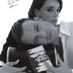 Kerem Bürsin Instagram - Yaza henüz resmi bir veda etmeden doyasıya sevgiden, doyasıya aşktan, doyasıya tutkudan beslenen bir sayı hazırlamak için ekipçe hem kolları hem kalpleri sıvadık. Evren de yüzümüze güldü ve kapak yıldızlarının en tutkulusunu çıkardı karşımıza. Hafsanur Sancaktutan ve Kerem Bürsin. Adıyla Ağustos hissiyatımızı özetleyen dizileri “Ya Çok Seversen” yeni sayımızın sloganı oluverdi kendiliğinden… Kapak yıldızlarımızla birlikte vardığımız ortak kanı şudur ki aşkın ve sevginin azı çoğu yok. Sevgi bir kalıp değil. Kalıplarüstü bir şey. Kalıpsız sevebildiğimiz yarınlara minik bir not olsun bu sayı… L’Officiel Türkiye Ağustos sayısı cumartesi itibarıyla dijital platformlarda ve haftaya tüm mecralarda! @hafsanur.sancaktutan @thebursin @montblanc #MontblancLibrarySpirit #InspireWriting Yayın Koordinatörü: @meltemaydin_ofc Yayın Direktörü, Moda Direktörü ve Röportaj: @inankirdemir Fotoğraf: @turanertekin Saç: @ibrahimzengin Makyaj: @hazalocal Fotoğraf Asistanı: @denizpolattimur Moda Asistanları: @ecealtun_, @zeynepkerpisci @saltandpepperproject, @talentco.tr, ve @gunfergunaydinagency’e teşekkürlerimizle! İletişim Ajansı: @iletisimdeposu