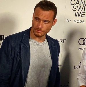 Kerem Bürsin Instagram - I want to share with you some memories that I’ll never forget! I ♥️🤘🏻 Gran Canaria! It was a huge pleasure being apart of this great event and also becoming the ambassador of Gran Canaria Swim Week by Moda Calida 2021. Thank you to anyone who took the time to come out, and anyone I got to take a photo with or just spend some time chatting, THANK YOU! Stay classy my friends, island style 🏝☀️🕶🥃 Now to the shout outs…#grancanariaswimwearbyMC #GCSWbyMC25años
@grancanariaswimweekbymc
@cabildodegrancanaria
@grancanariamegusta @grancanariamc 
Congratulations to all the local designers: @aureliagil @swimwearpalmas @malditosweet @nuriagonzalezshop @arcadinas @lautapparel @suharz_ @romanperalta.design @carlos.san.juan @comolatruchaaltruchostudio @chelaclo @elenamoralesoffical @_vevas_ @rubenrodriguezq @___liberrimo @weargonzales @diazar_atelier