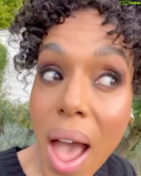 Kerry Washington Instagram - Happy Birthday to ME! ๐ฅณ I received the best birthday present in the world yesterdayโฆ. @daughtersdocumentary is going to be coming to Netflix!!!! I am so beyond thrilled for all of the amazing people who worked to bring this beautiful project to life and for all of YOU who will now get to see it!!!!! As a gift to me, it would mean the WORLD if you could take a few minutes to join the impact campaign (swipe for more info ๐๐พ) and/or also donate whatever youโre able, to the Education Fund set up for the DAUGHTERS of this film. Any bit help and I would be eternally grateful โค๏ธ๐๐พ Thank you for all the birthday love. SENDING IT ALL RIGHT BACK TO YOU ๐๐๐๐๐๐