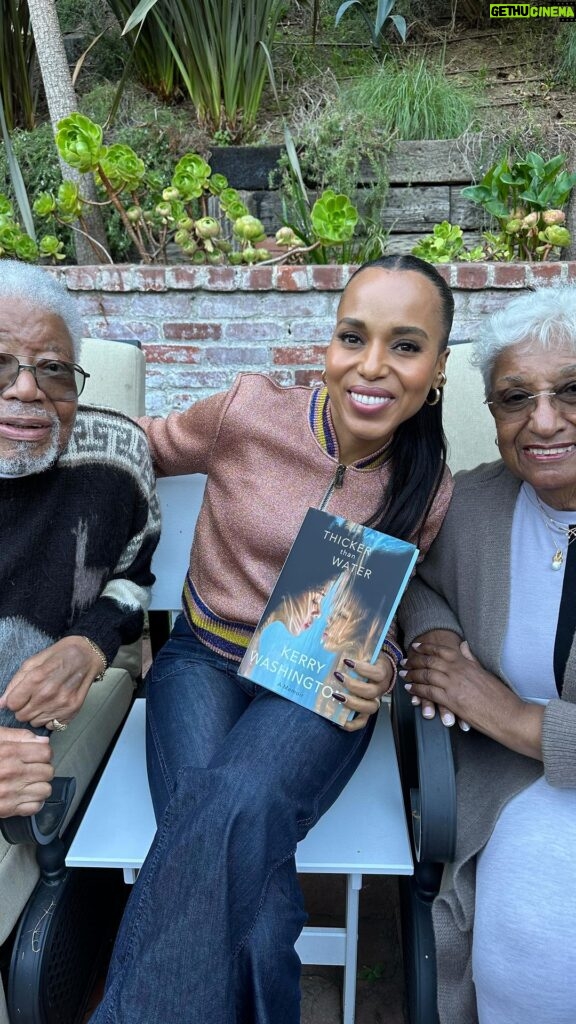 Kerry Washington Instagram - They say you should NEVER read the comments but we decided to break the rules! This is us. Me and my parents. Reading the comments! Now they know how much you all love them!!! Thank you for being on this journey with us. PS:❤️Earl’s Happy Hour could be coming soon 😂