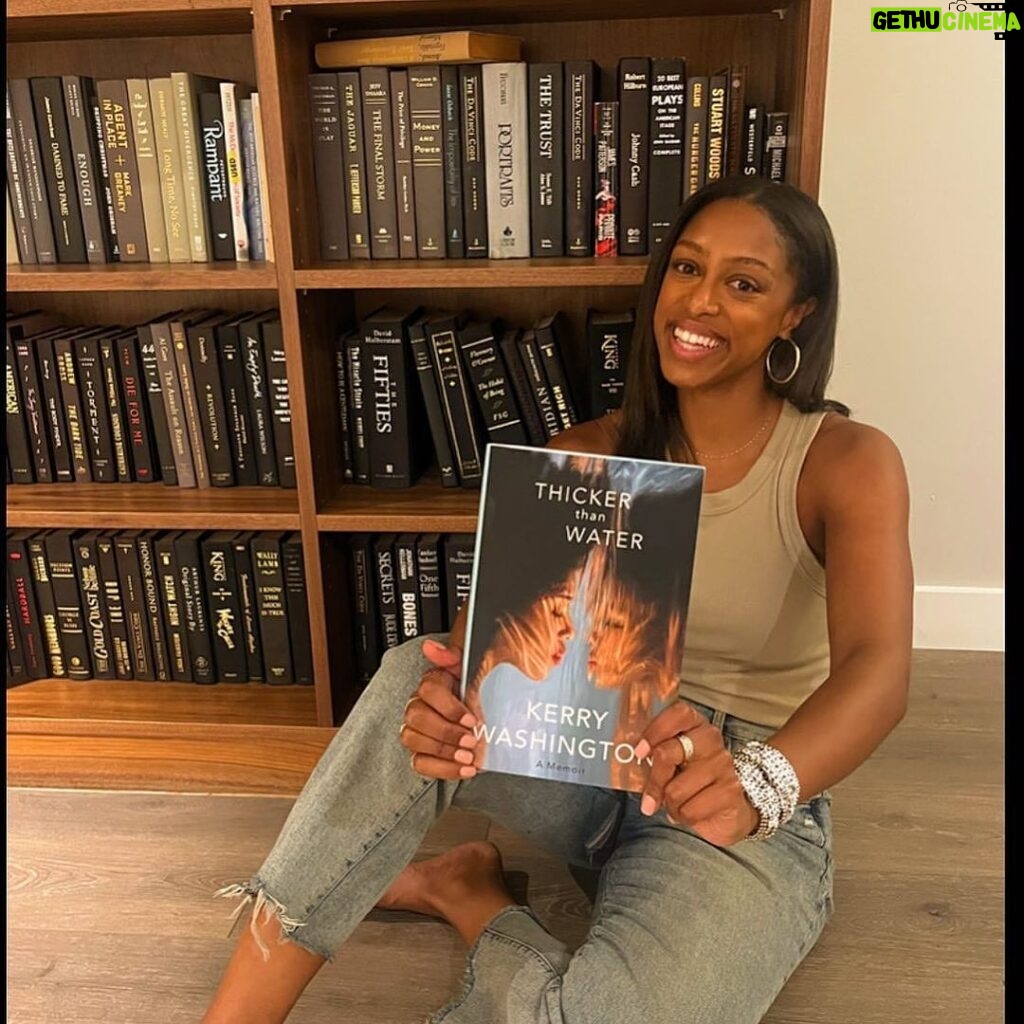 Kerry Washington Instagram - WOW. TIME FLIES!!!!!! 😱#ThickerThanWater has been out in the world for ONE FULL MONTH 💙🌊💙🌊💙🌊 Can you believe it?!?! The response has been nothing short of amazing and I am deeply deeply DEEPLY grateful to all the readers, listeners, fans, friends, family who have read this book shared about it! Thank you from the depths of my soul and the bottom of my heart 🙏🏾❤ 🌊  If you haven’t gotten your copy yet, I’m not mad at you. But - honestly?! What are you waiting for 🤣🤣 link in bio!