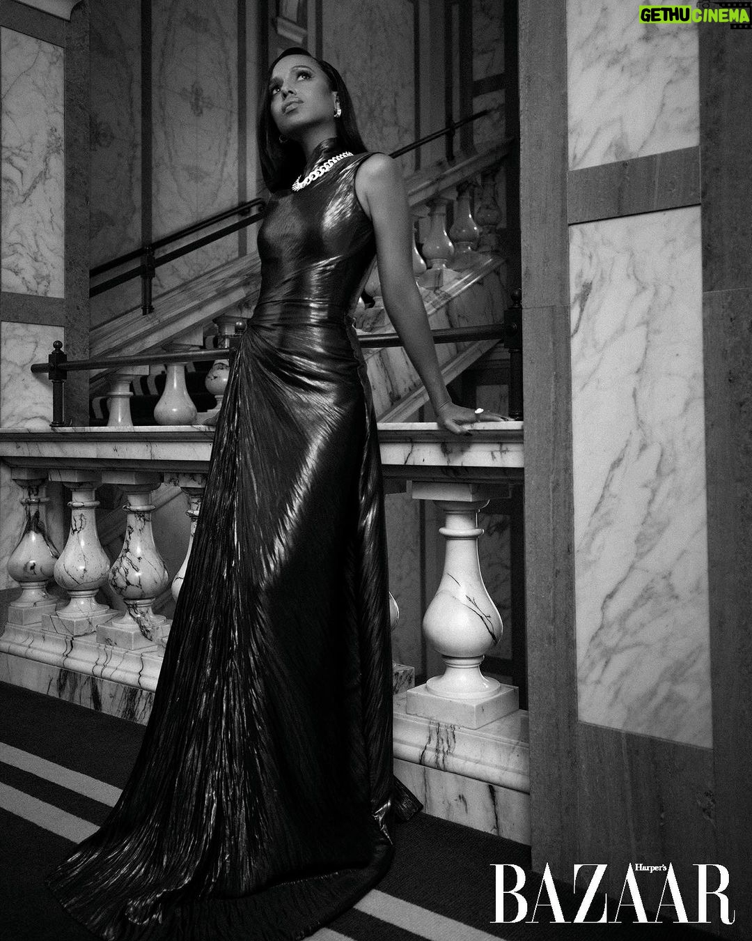 Kerry Washington Instagram - Canβt get enough @bazaaruk πππ