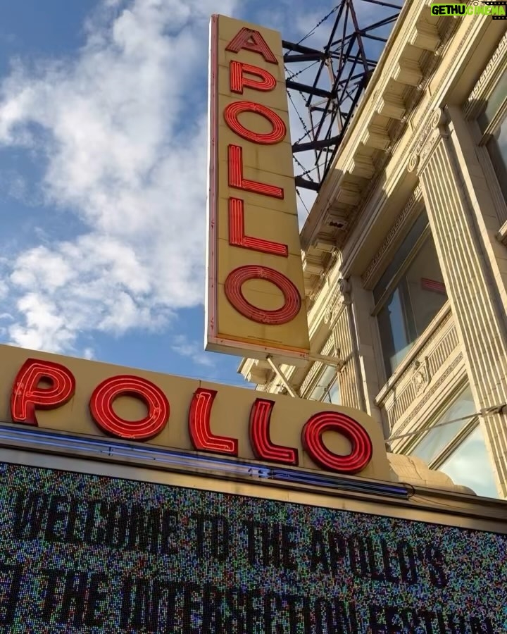 Kerry Washington Instagram - It’s showtime at the Apollo ❤️🌊 #ThickerthanWater #atTheIntersection Harlem