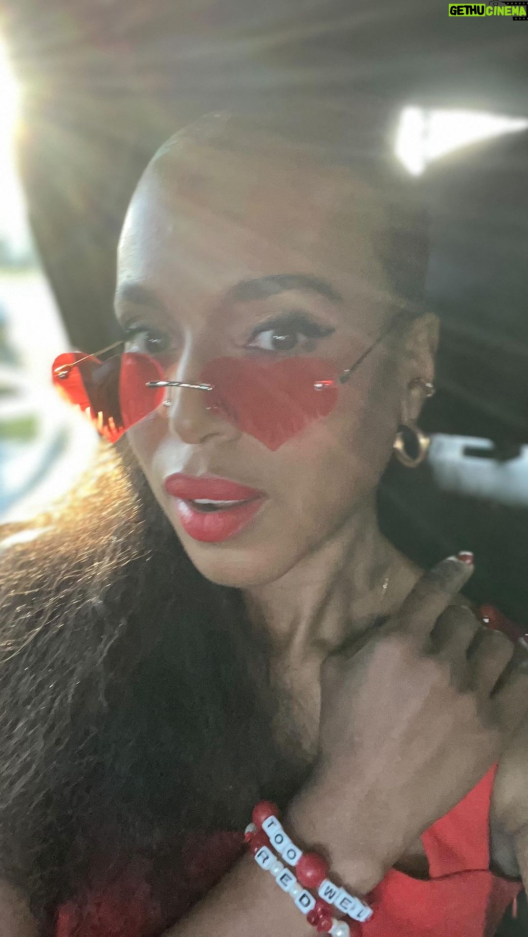 Kerry Washington Instagram - And by the way I’m going out tonight (Kerry’s version) #RedEra #ErasTour ❤️ ERA TOUR
