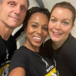 Kerry Washington Instagram - Volunteered with some fellow @sagaftra members that I LOVE today 😍❤️😍❤️😍❤️😍❤️😍 If you want to get involved, there are soooooo many ways to support this labor strike. Help spread our message, volunteer, donate what you can donate to the Emergency Financial Assistance Program, and more! I’ll link to all in my stories. Any bit helps! We’re in this together 🙏🏾 New York, New York