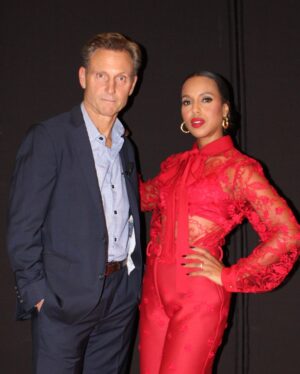 Kerry Washington Instagram - #ThickerthanWater drip 💧 (#Olitz’s Version 😍)