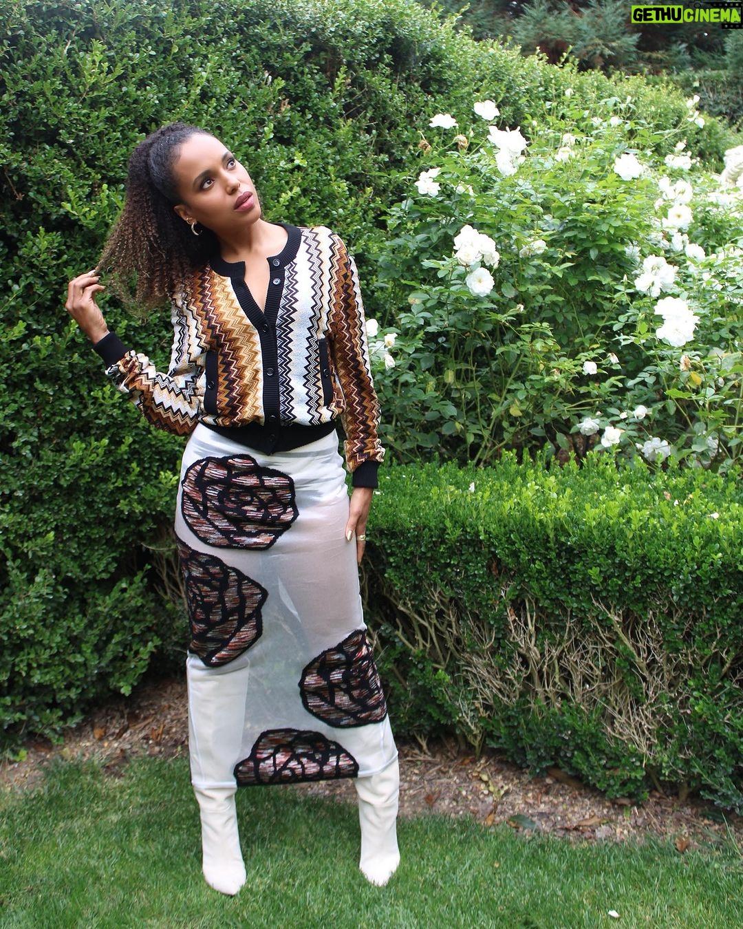 Kerry Washington Instagram - Brought my own 🌺 to the garden