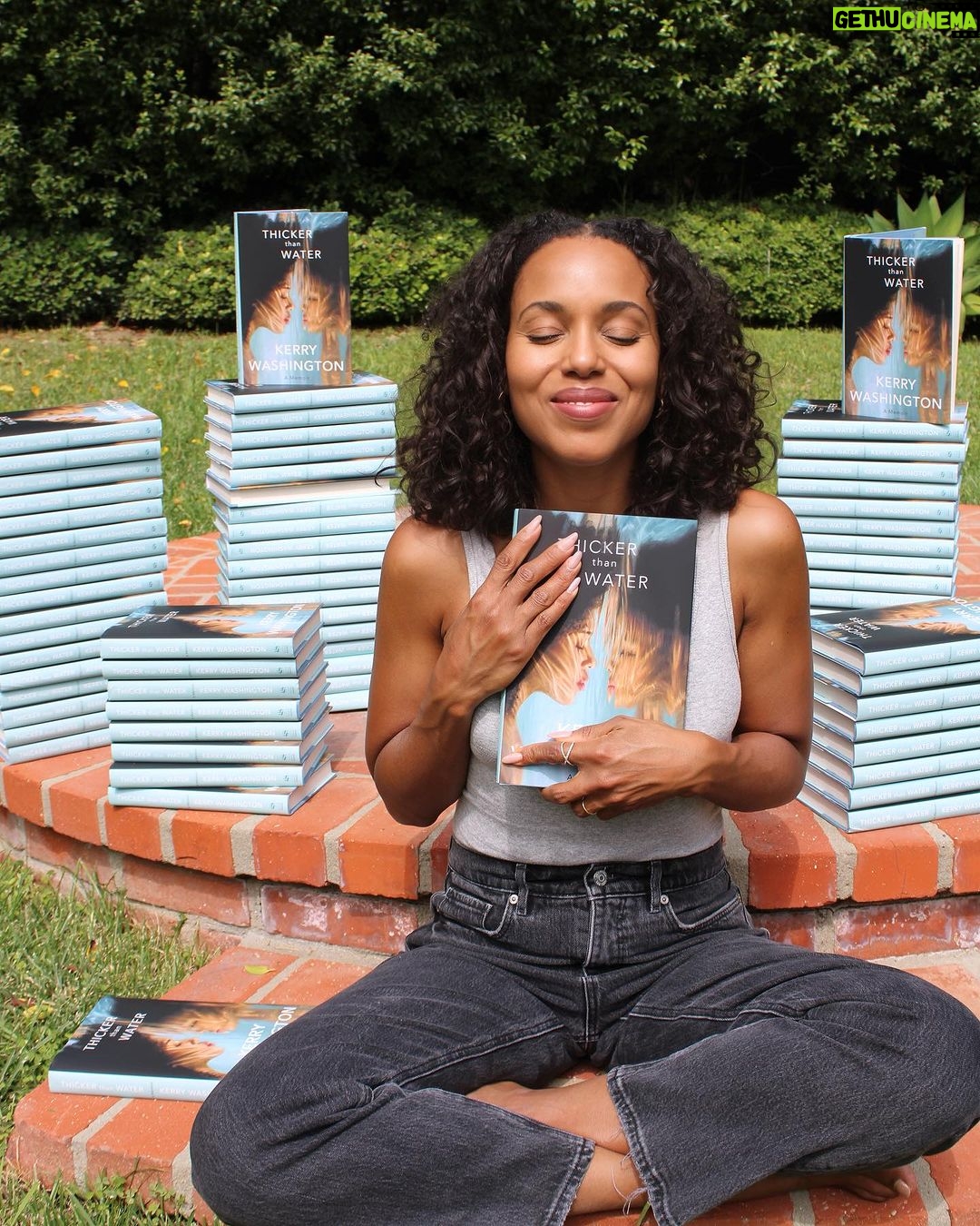 Kerry Washington Instagram - The four stages of disbelief 😱🤗😬😍. I got my copy (and a few extras..) of #thickerthanwater have you gotten yours yet!?! Order now. Link in bio!!!! 🌊🌊🌊🌊