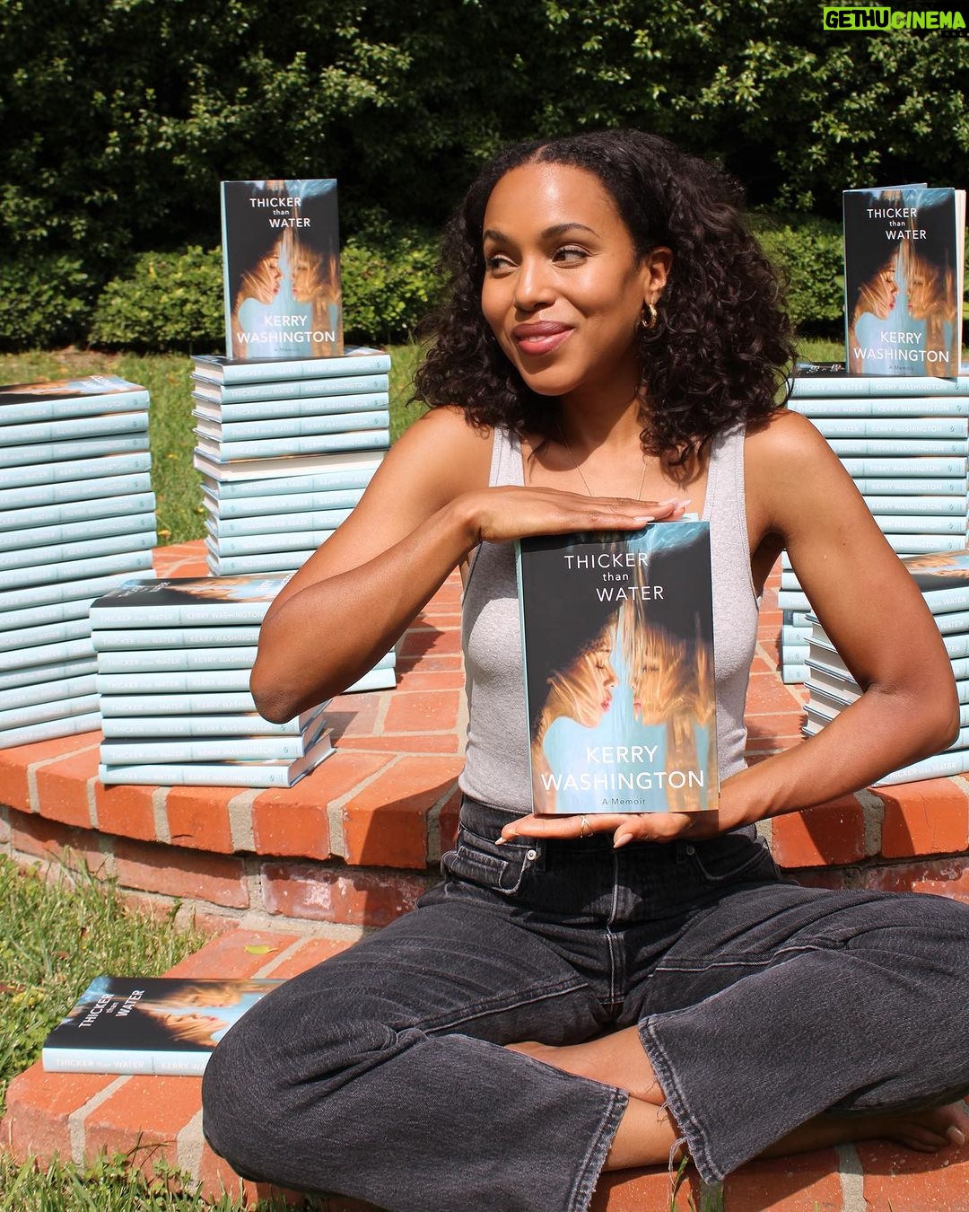 Kerry Washington Instagram - The four stages of disbelief 😱🤗😬😍. I got my copy (and a few extras..) of #thickerthanwater have you gotten yours yet!?! Order now. Link in bio!!!! 🌊🌊🌊🌊