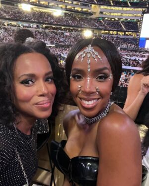 Kerry Washington Instagram - This is why we live, sweet moment like this 🎶. THANK YOU @beyonce! 👽🪩🐝#renaissance #beyday