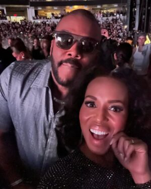 Kerry Washington Instagram - This is why we live, sweet moment like this 🎶. THANK YOU @beyonce! 👽🪩🐝#renaissance #beyday