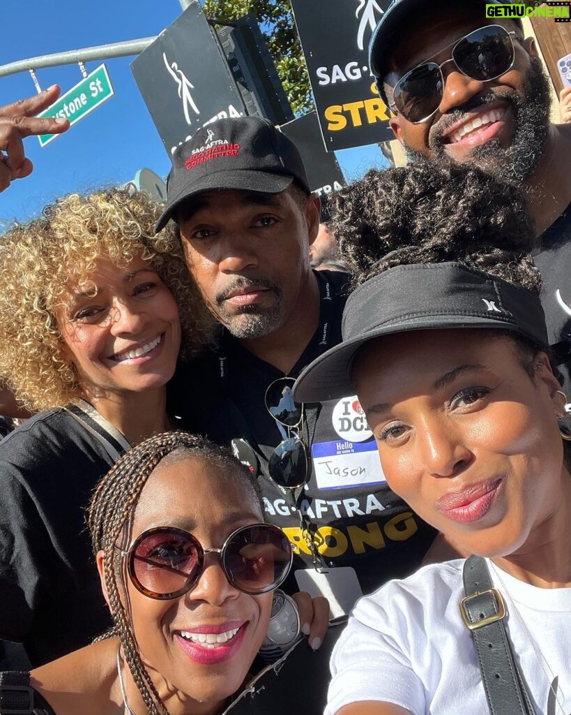 Kerry Washington Instagram - We stand together because we know that together we are stronger. We stand together because we believe in each other’s humanity. We stand together because we deserve to be treated with equity, safety, fairness and respect 💪🏾 We stand together because we must. #NationalDayOfSolidarity #SagAftraStrong #WGAstrong Walt Disney Studios