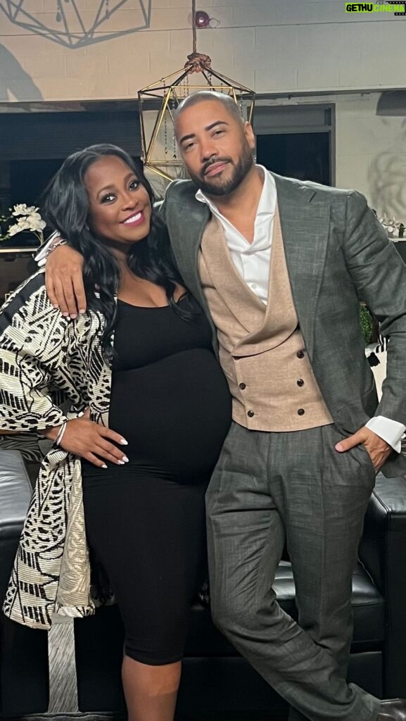 Keshia Knight Pulliam Instagram - Clearly we shot this Afterparty BEFORE our son arrived!! Tune in now to @lifetimetv for a special hour long #MarriedAtFirstSight #Afterparty with my very special co-host & sexy husband @mrbradjames !! ❤️ Hair- @shornelll Makeup & Stylist- @scoobiewest