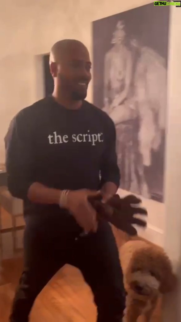 Keshia Knight Pulliam Instagram - Today's episode of "Bird Catchers" is brought to you by "the script." & @keshiaskitchen spice line "Joujzè that food up with some Keshis's Kitchen!"