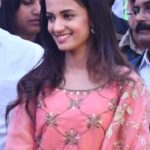 Ketaki Mategaonkar Instagram - What an honor to have invited by Nashik Mahanagar Palika, for this beautiful Pushpotsav!! To see creativity doing wonders with flowers was eye pleasing and refreshing! I loved every bit of it ! 🌹🌹🍀🍀🍀😇😇🥰🥰 #ketakimategaonkar #nashik #reels #reelsinstagram #trending #instagood #explorepage #reelitfeelit #instadaily #reelkarofeelkaro #instagramreels