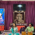 Ketaki Mategaonkar Instagram - #Gondavle #concert #सेवा जेव्हा असा प्रचंड भरलेला हॉल मला दिसतो ना, माझ्या आयुष्याचा हेतू माझ्या डोळ्यासमोर येतो! 💜😇 तुम्हा सर्वांकडे पाहून जे प्रेम मला मिळतं त्यात मला खूप आनंद मिळतो. संवाद होत असतो तो सुरांचा! शब्द नसतात तरी तुमचं प्रेम माझ्यापर्यंत पोहचतं! आणि तुम्हा सर्वांचे खूप खूप आभार ह्या प्रेमासाठी. तुमचं प्रेम माझ्यासाठी खूप महत्वाचं आहे. 💜 जय श्रीराम When I see a packed hall, I realise my true purpose of life! 💜😇 Where giving love and equally getting the same amount of love by looking at your faces makes my heart happy. The interaction is unsaid and there’s no exchange of words, yet there is purest form of love that can be felt . And I want to thank all of you, for this immense love. Love is my true motivation. 💜 Jay Shreeram #ketakimategaonkar #concertmemories #music #love #instadaily #explorepage श्री क्षेत्र गोंदावले