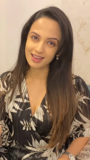 Ketaki Mategaonkar Instagram - #FullVideoOnYoutube Read Caption…
Sorry for a late post! This song has been my jam since childhood! @subhashghai1 I am glad songs like these have shaped our Indian music! And made it so incredible. @uditnarayanmusic I fell in love with your voice when I heard the second antara! And Taal is one of the bestestttt albums by @arrahman ji, the legend and whose songs I learnt since childhood and have worshipped him as a guru! Distantly. 🥹💜. Here is a tribute to you sir. Thank you for making my childhood musical and so so beautiful by your music and for indirectly teaching me! @therealalkayagnik for singing it so beautifully. 

#taal #boolywood90s #bollywood #aishwariyarai #aishwarya #subhashghai #hindisongs #reelitfeelit #reelsinstagram