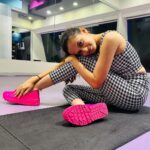 Ketaki Mategaonkar Instagram – मग ? किती लोकांनी आज वर्षाची gym membership घेतली ? खरं सांगा !!! 😛🥰💜

So? How many of you got a yearly Gym membership today? 😝

Jab aapka trainer nahi hota, 3 ke 2 set kab ho jate hain, pata hi nahin chalta..😂🙄 

#ketakimategaonkar #gym #gymlover #newyear #explorepage Mumbai, Maharashtra