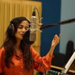 Ketaki Mategaonkar Instagram – Recorded a mesmerizing song at Yashraj Studios, by the brilliant @m.d.saurabh . 🌟 Swipe left for exclusive glimpses of the magical moments during the session. 📸✨ 

Loved every bit of the challenge in this intricate Ganesh Stuti! 🙌 Shoutout to the amazing @vijaydayal for making it so special. 💜
He understands the singers and makes them very comfortable and takes out the best in them! I always consider him my lucky charm as every song he has mixed and mastered has been loved so so much by the audience and my listeners 🥰. Can’t wait for you all to experience this one! 

#MusicMagic #RecordingDiaries #NewSongAlert #GaneshStuti  #StayTuned #KetakiMategaonkar #explorepage #ketakimategaonkar #marathiactress